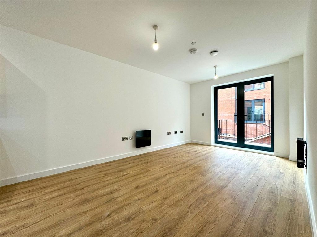 Property photo 1 of 10 Living Room Pic 1.Jpeg