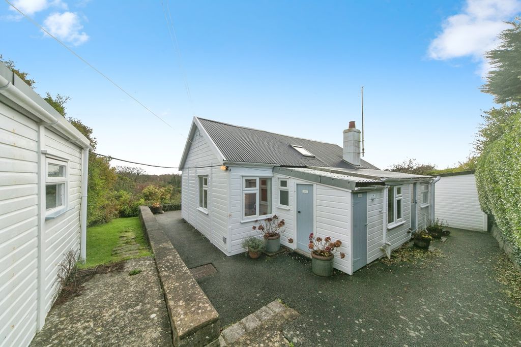 Property photo 3 of 25 Pbox-Img.Jpg