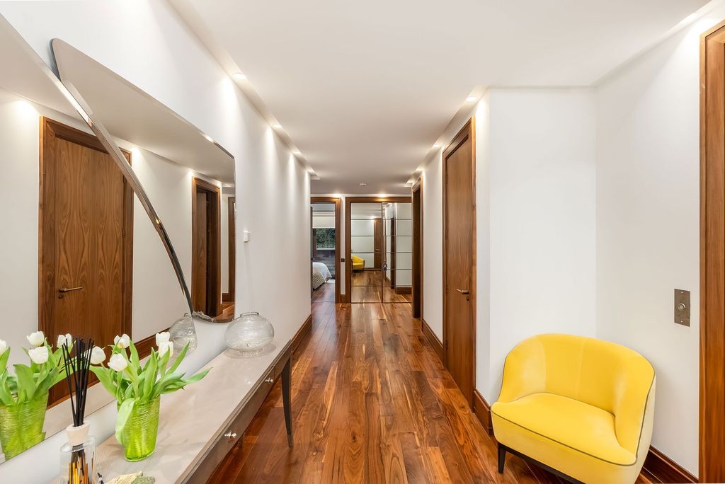 Property photo 2 of 29