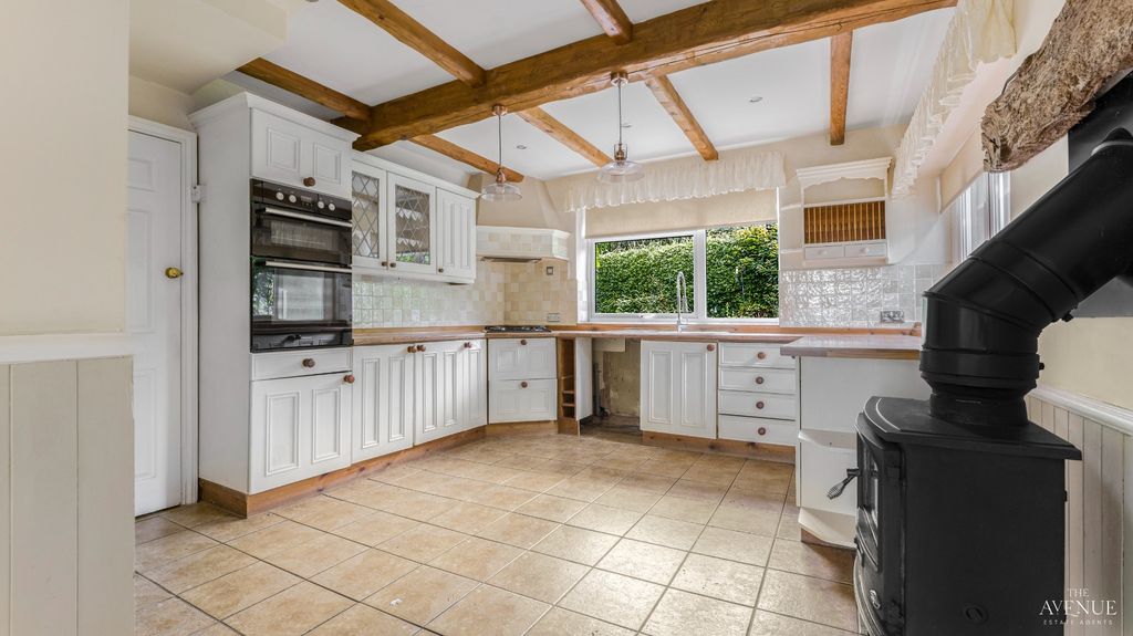 Property photo 2 of 25 3439121