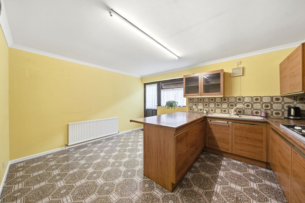 Property photo 3 of 22