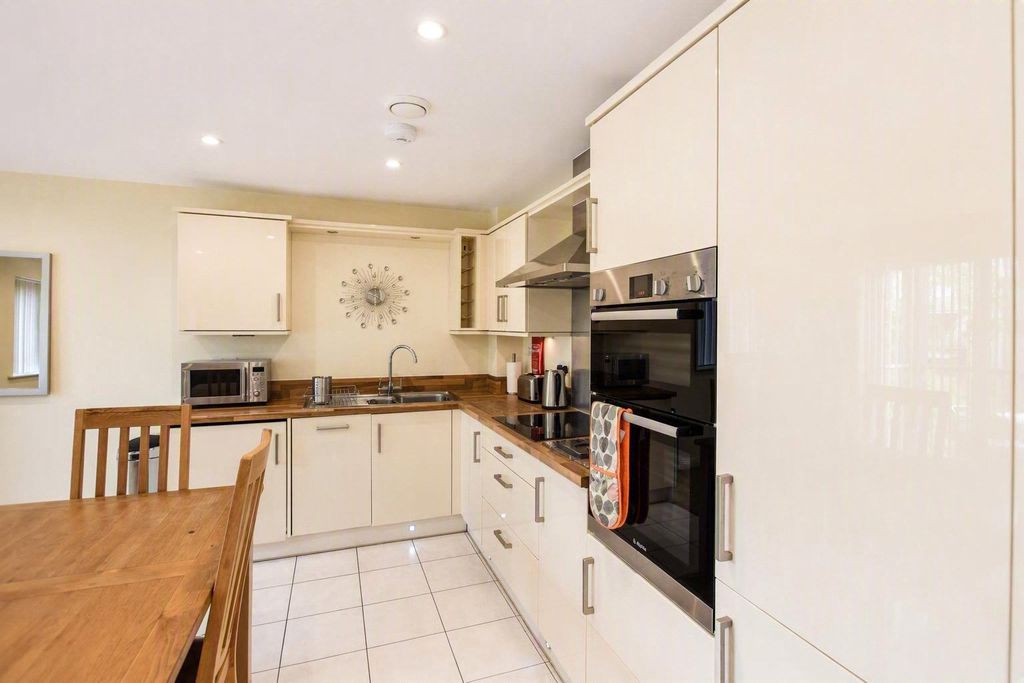 Property photo 2 of 10 Picture No. 17