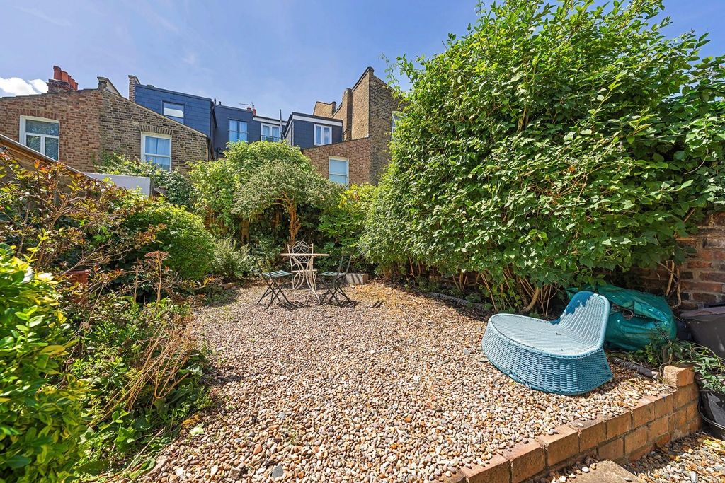 Property photo 2 of 15 Garden