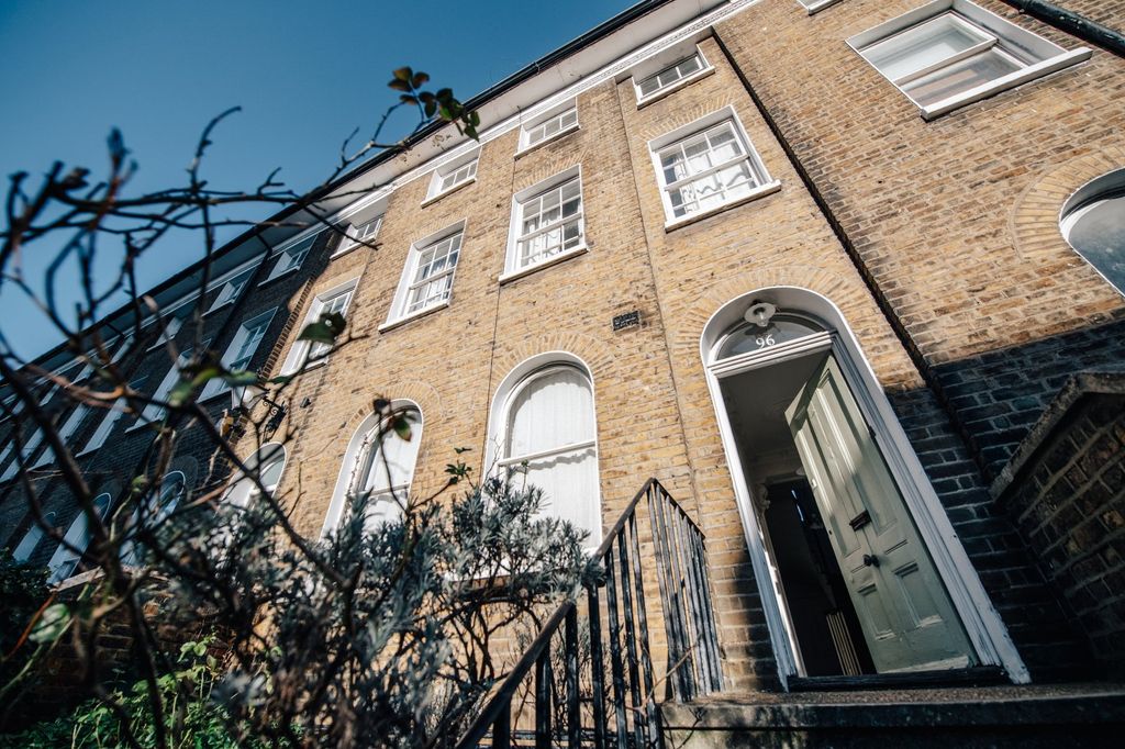 Property photo 3 of 24