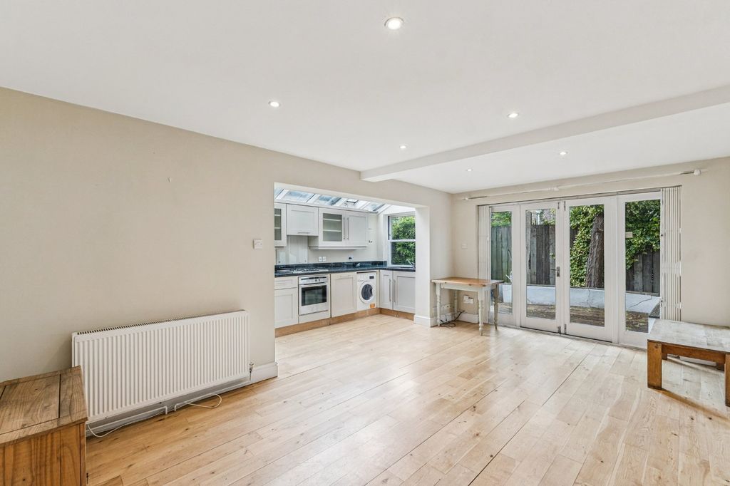 Property photo 1 of 8