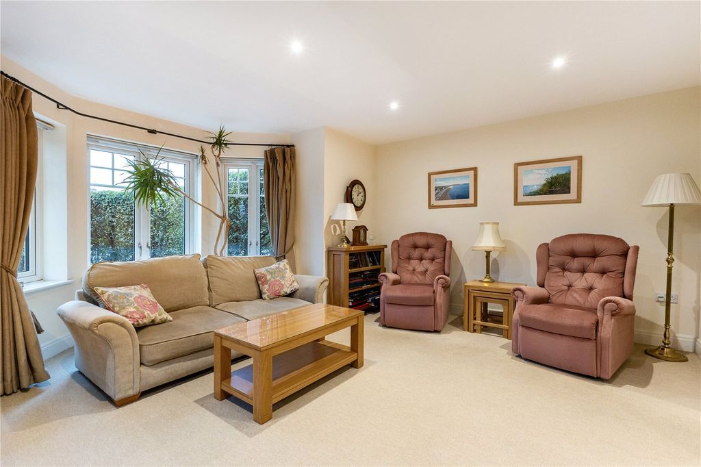 Property photo 2 of 17 Picture No. 04