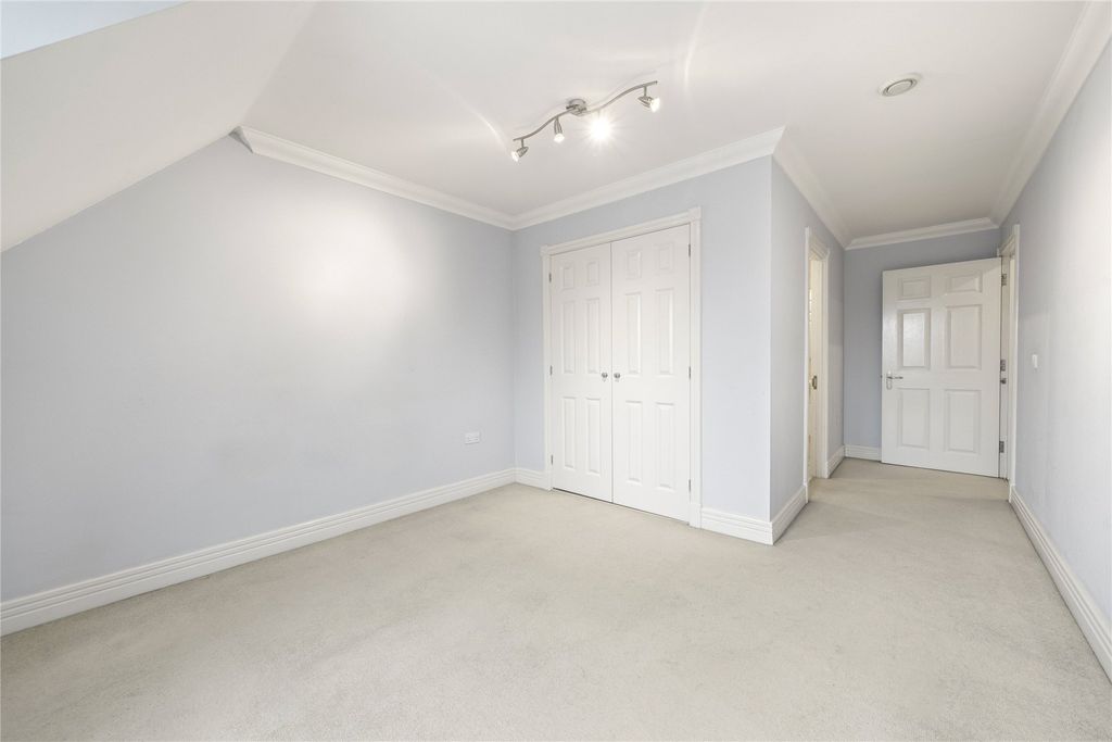 Property photo 3 of 16 Picture No. 20