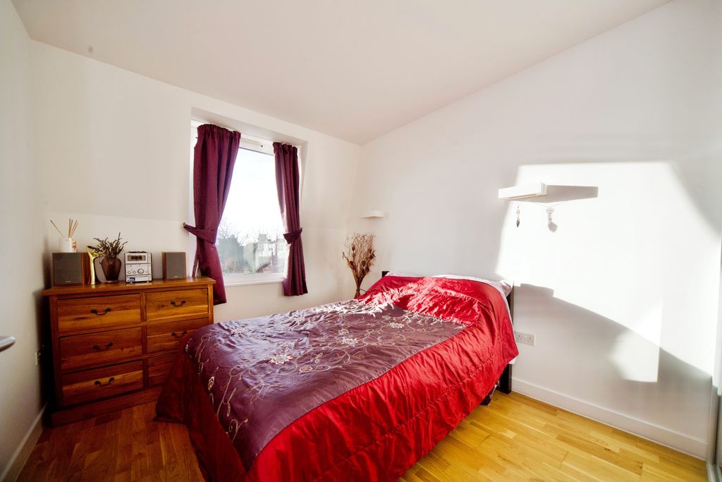 Property photo 3 of 15 Bedroom