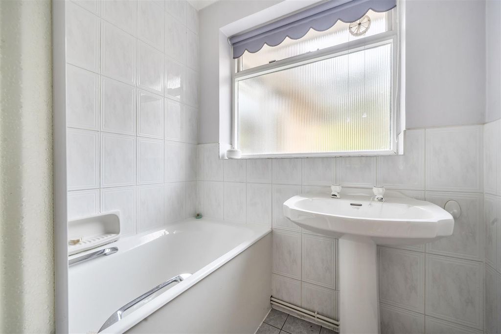 Additional image 21 of 4 bed bungalow for saleArdwell Close, Crowthorne, Berkshire RG45