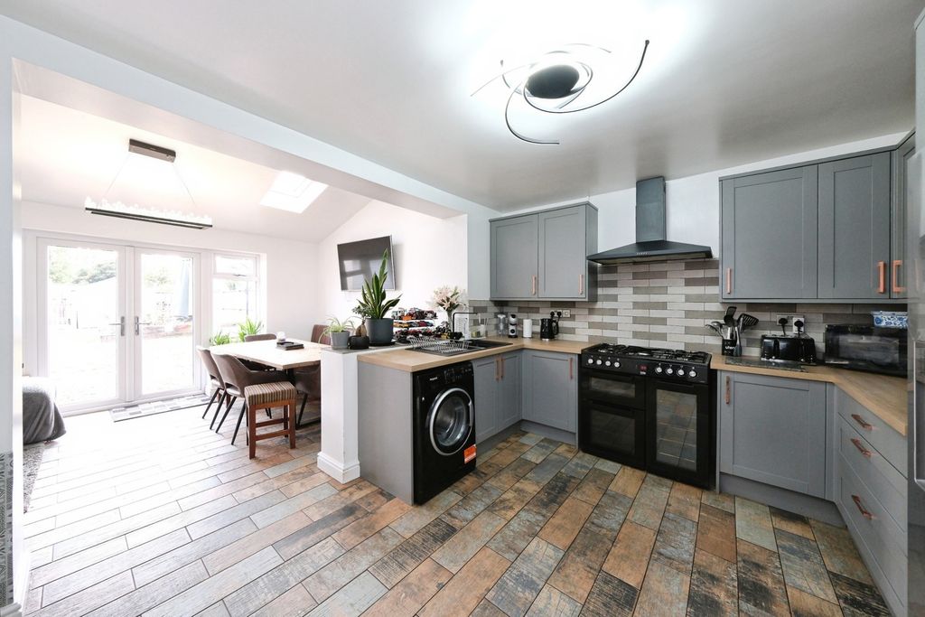 Property photo 2 of 18 Kitchen/Dining Room