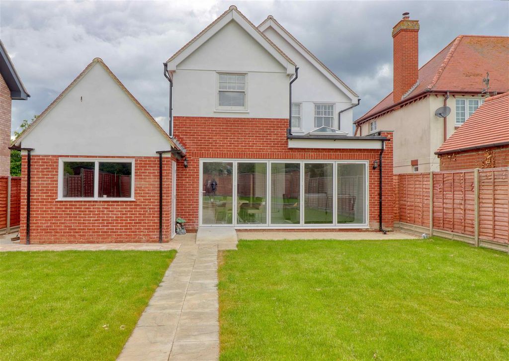Additional image 16 of 5 bed detached house for saleUpper Third Avenue, Frinton On Sea CO13