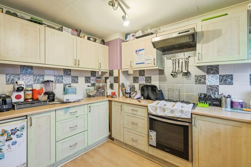 Property photo 3 of 18 Pbox-Img.Jpg