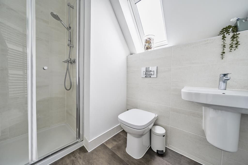 Property photo 2 of 25 Bathroom