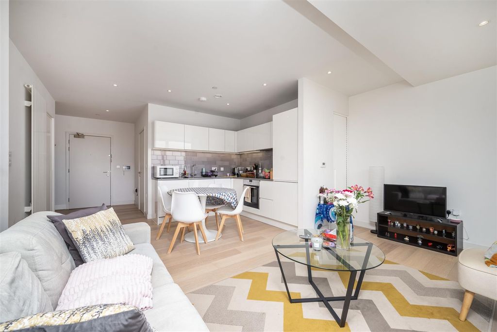 Property photo 1 of 10 P06 (18).Jpg