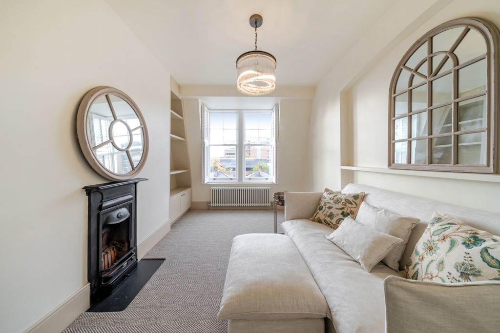 Property photo 1 of 14 Living Room