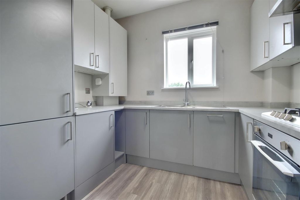 Property photo 2 of 10 29D818CC-6298-448B-B2Fc-Aa524235DC91_1_201_A.Jpeg