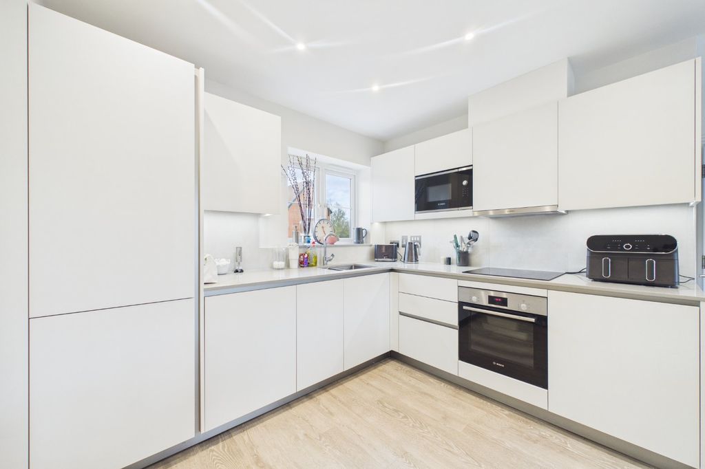 Property photo 3 of 8 Picture No. 16