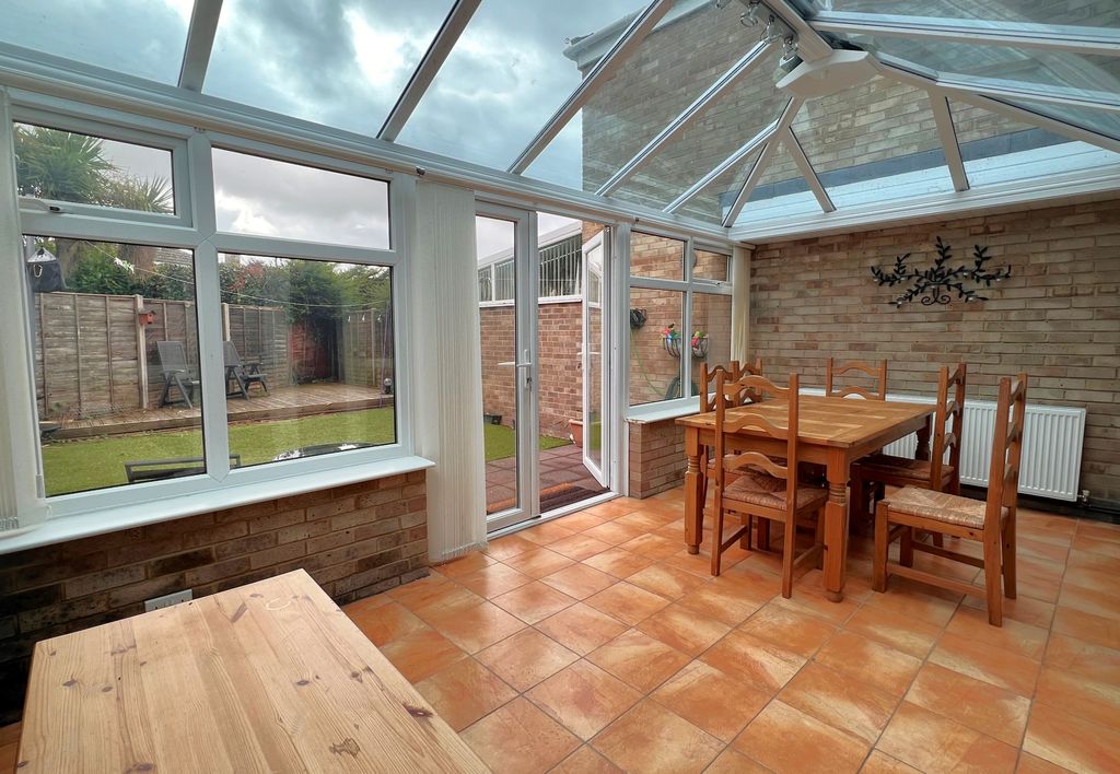 Property photo 3 of 10 6
