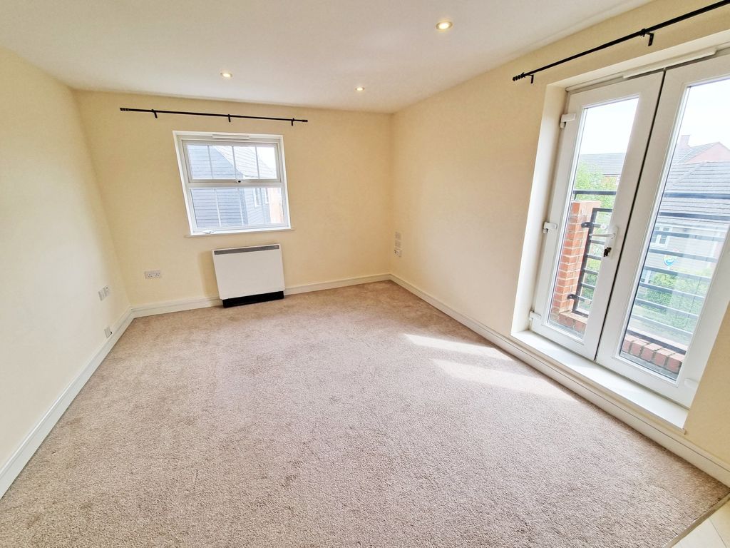 Property photo 3 of 7 Lounge/Dining Room
