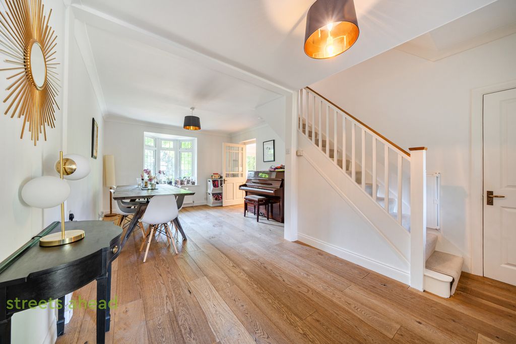 Property photo 3 of 19 4932F112-237c-447...