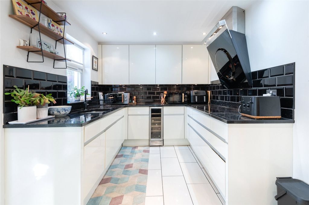 Property photo 3 of 42 Picture 3