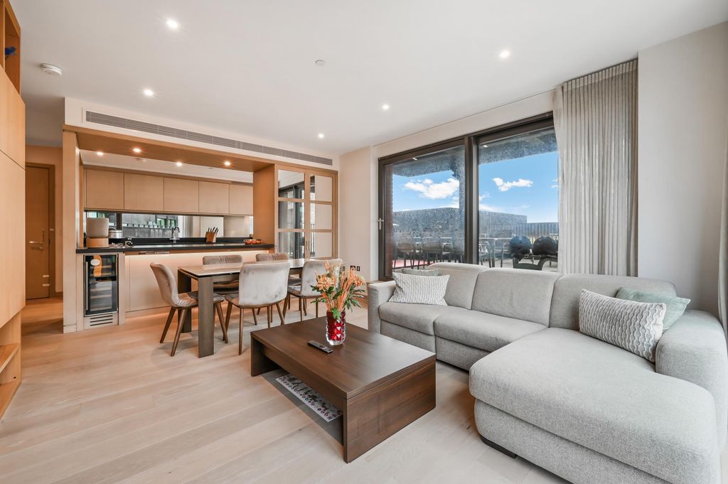 Property photo 1 of 25