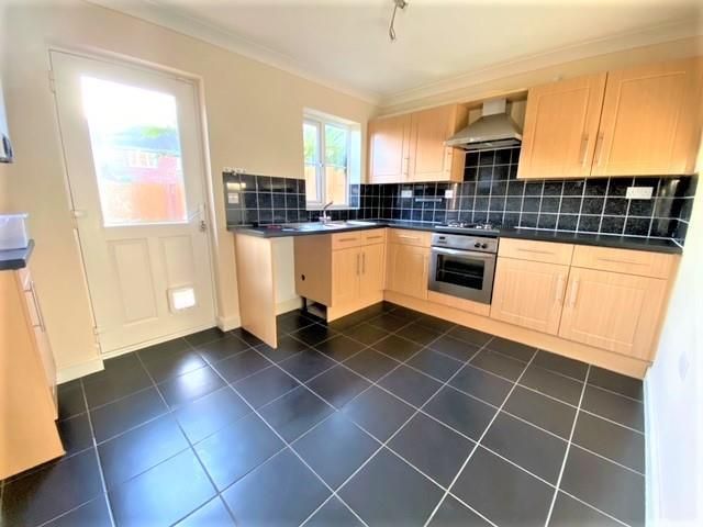 Property photo 3 of 7 Kitchen