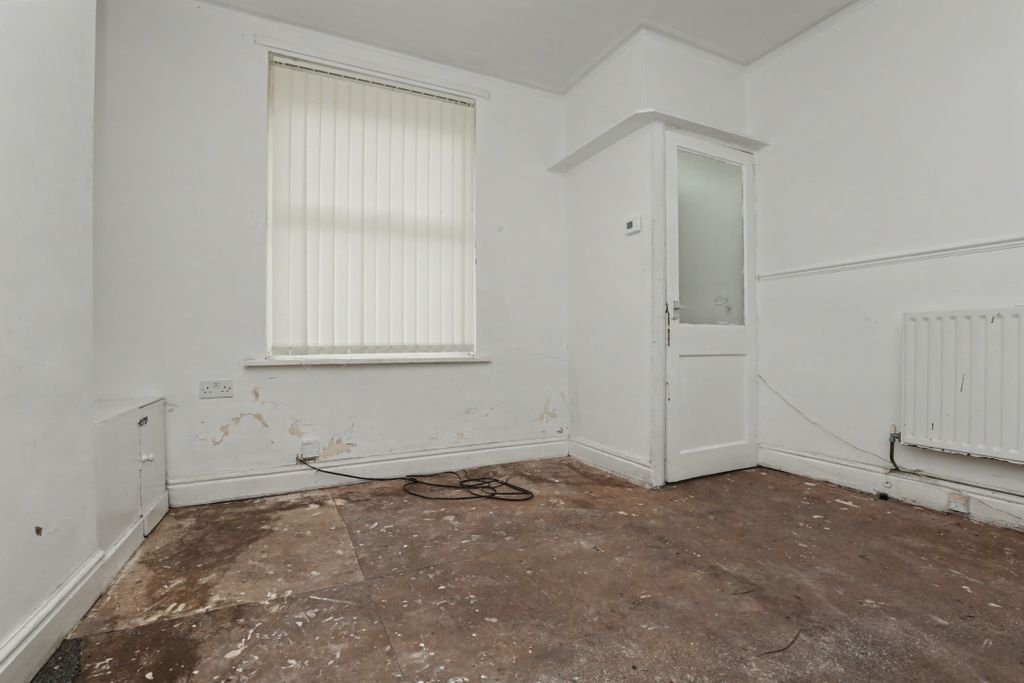 Property photo 2 of 12 59 Ripon Street, Liverpool, L4 5Ug