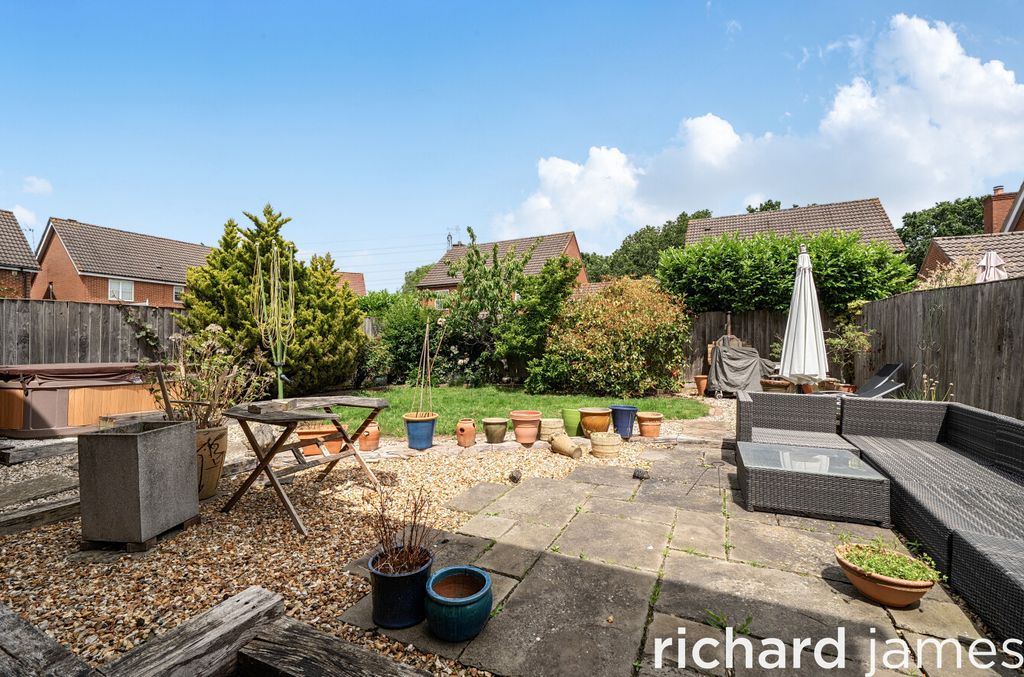 Property photo 2 of 13 Dabee4B08d34423F9B28c459Cf454Ebc