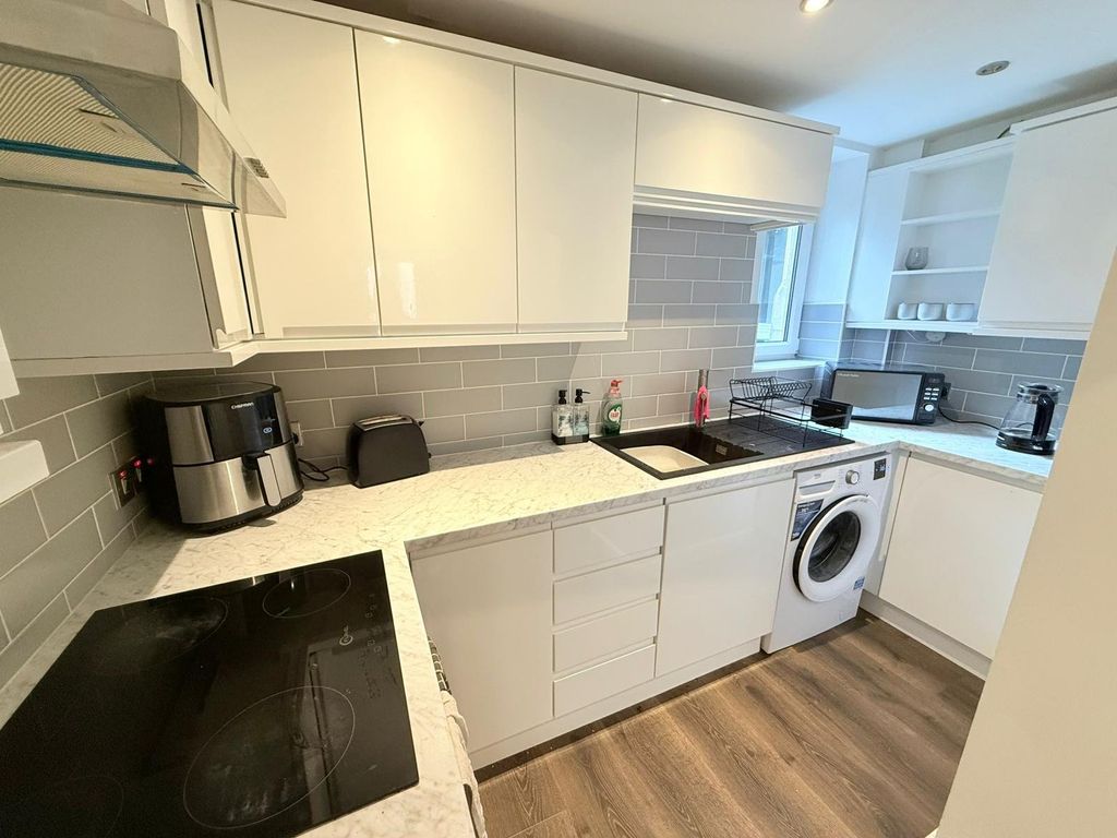 Property photo 2 of 17 Picture No. 59
