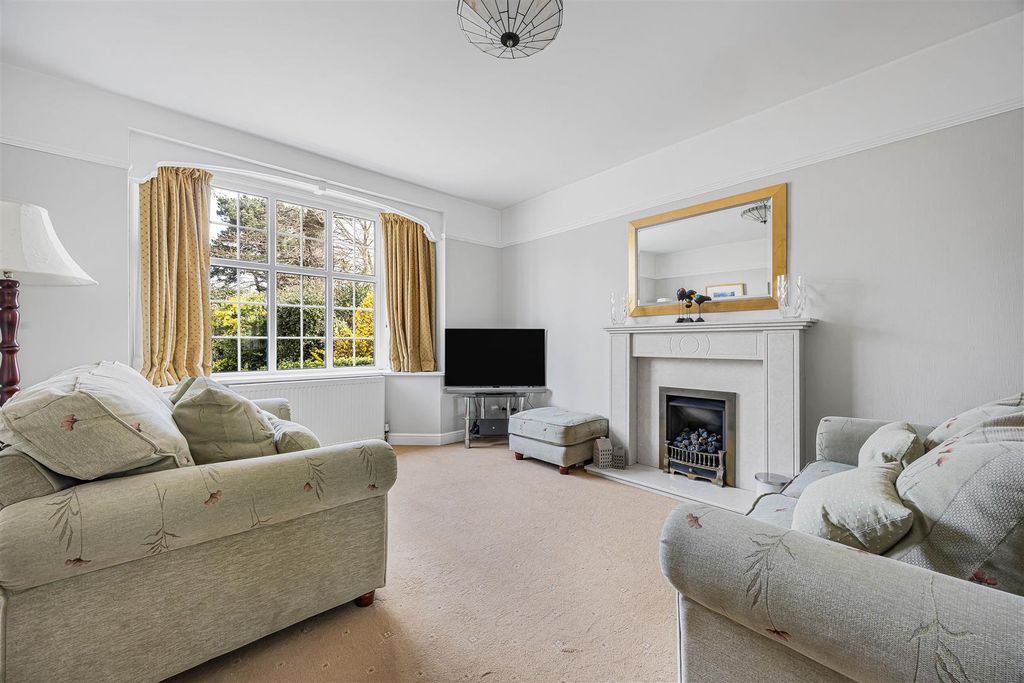 Property photo 2 of 25