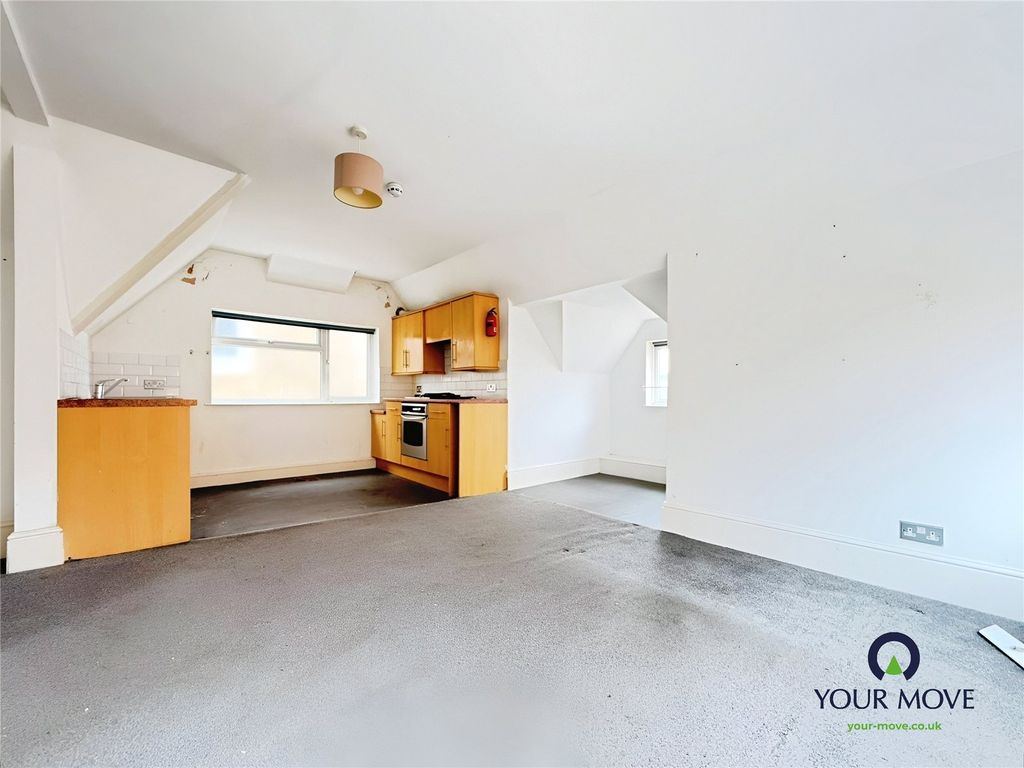 Property photo 2 of 6 Picture No. 12