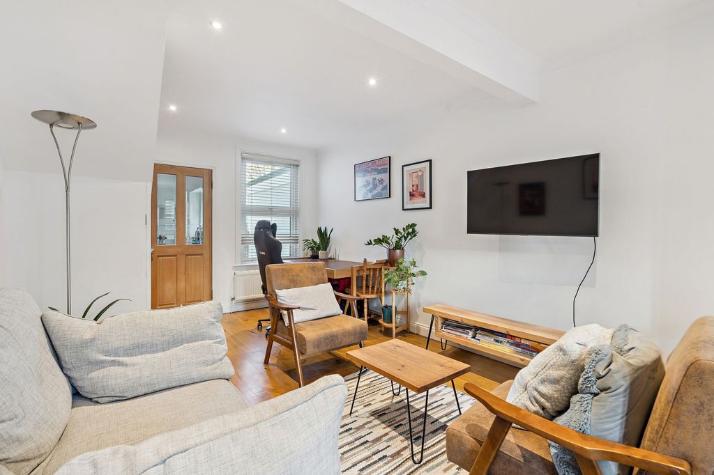 Property photo 3 of 12