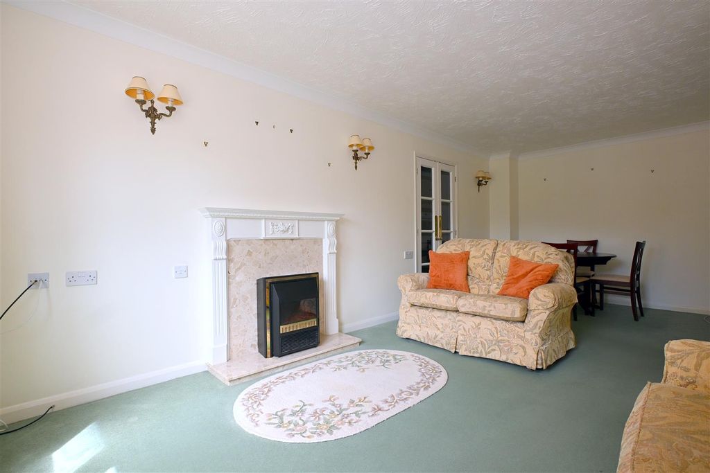 Property photo 3 of 15 Living Room