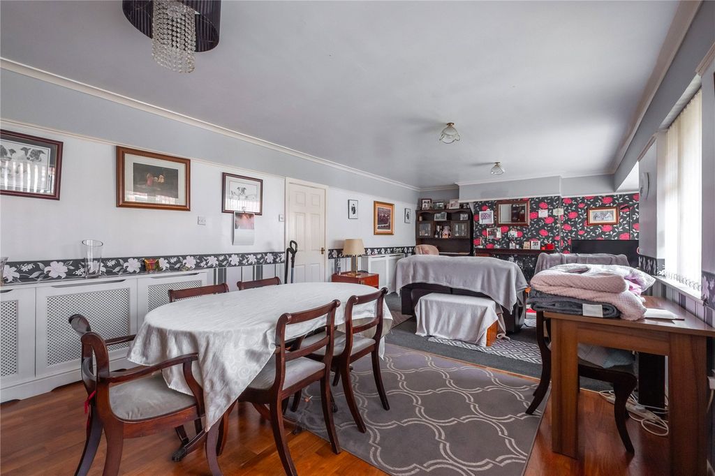 Property photo 3 of 16 Lounge/Diner