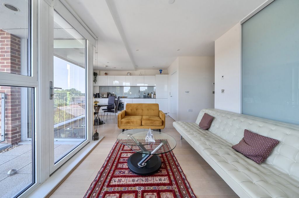 Property photo 3 of 17 1468126-11-6A1588...