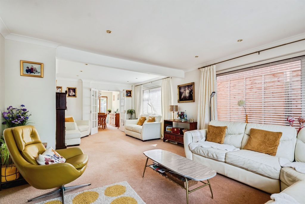 Property photo 2 of 17