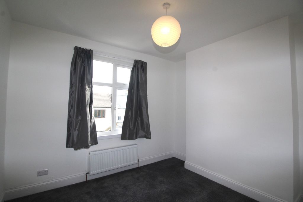 Property photo 3 of 9 Bedroom