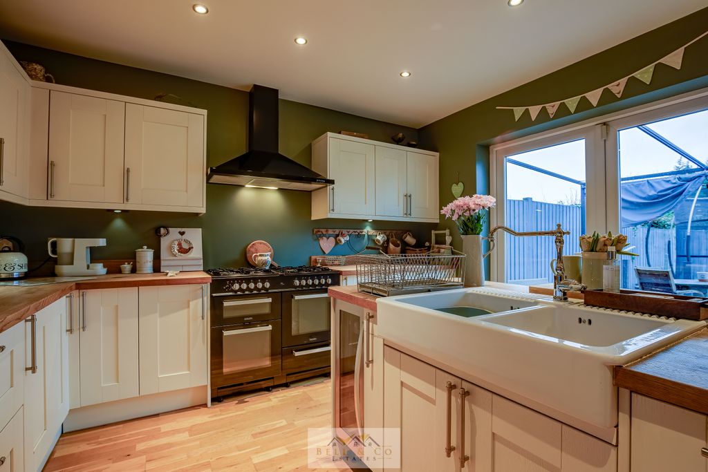 Property photo 2 of 31 Kitchen 1.3