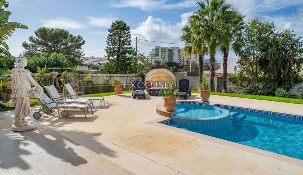 Property photo 2 of 27