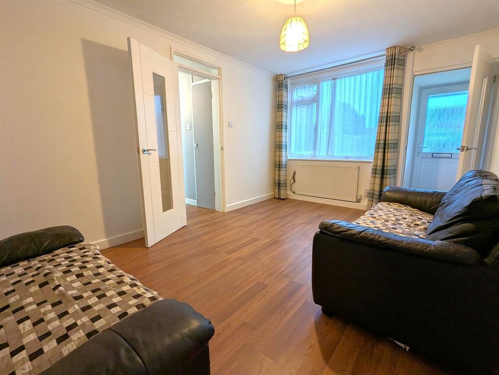 Property photo 3 of 10 Pxl_20251104_155650645.Jpg