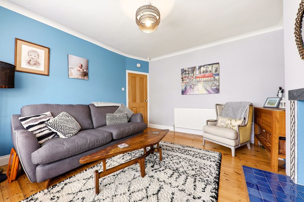 Property photo 3 of 32