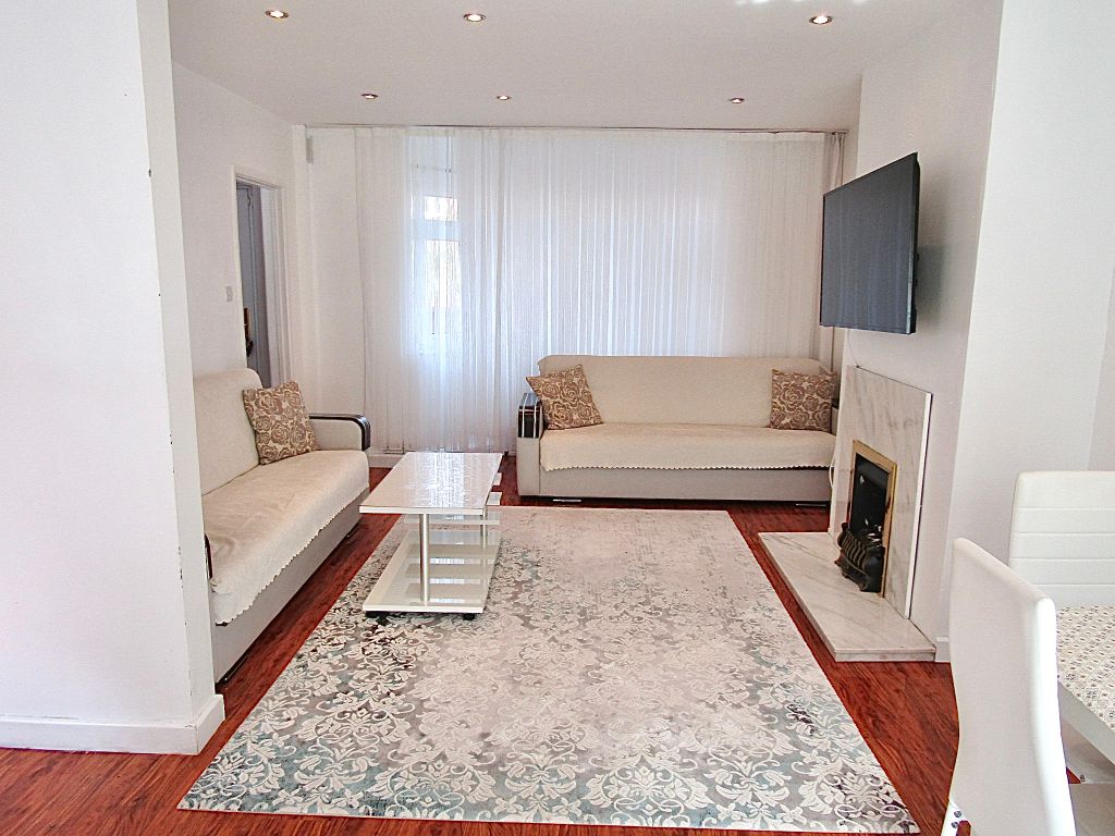 Property photo 3 of 26