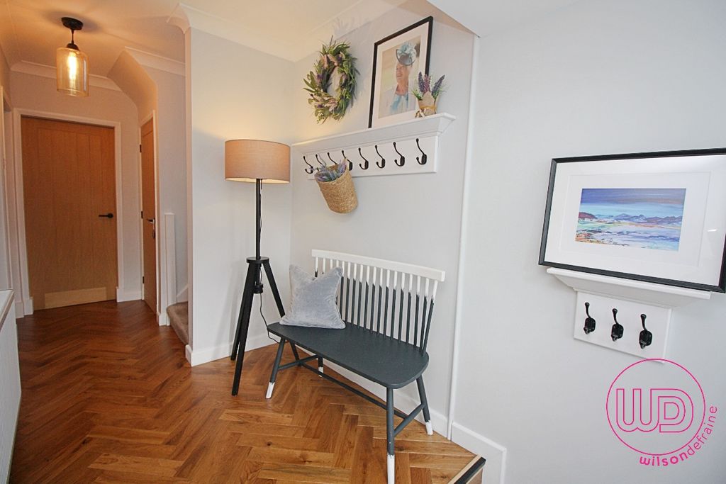 Property photo 3 of 44