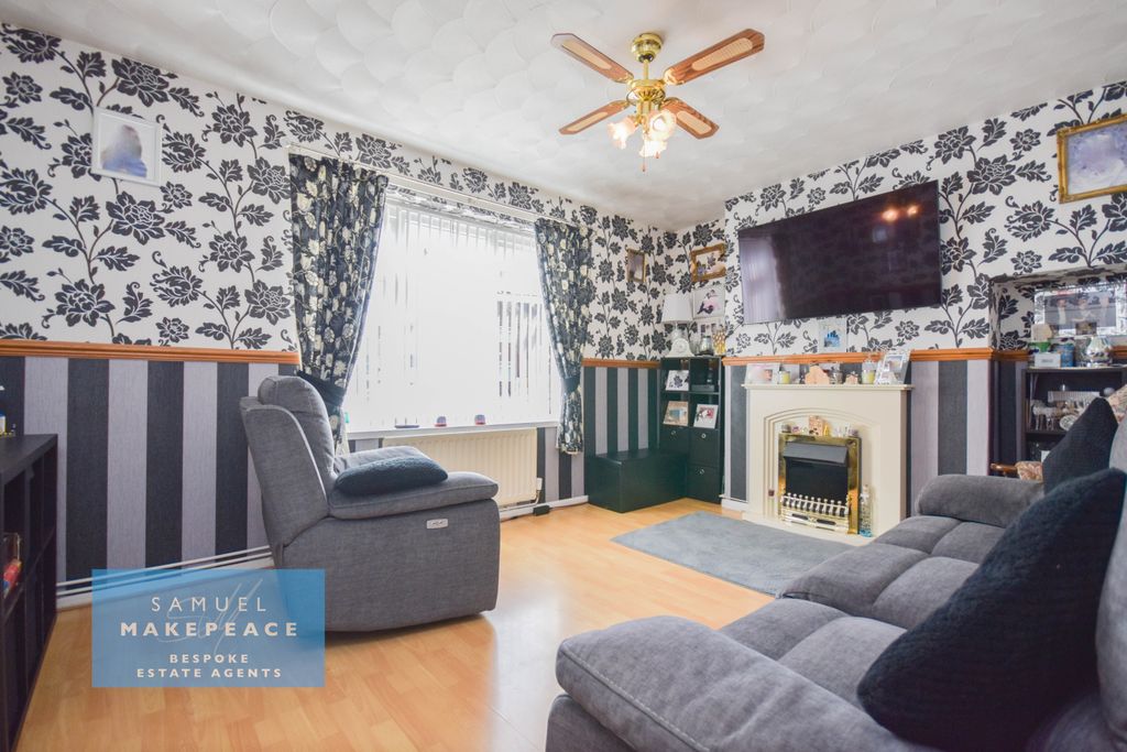 Property photo 3 of 18 Walton (15)