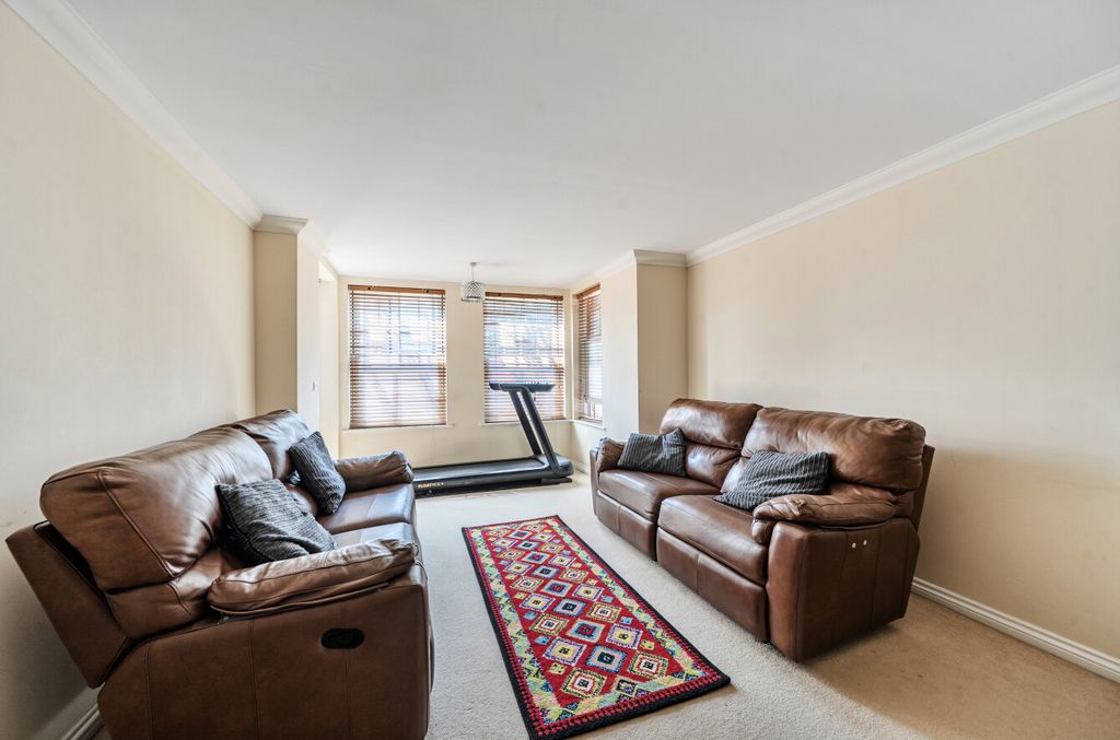 Property photo 2 of 18 1486734-12-6A5A0F...