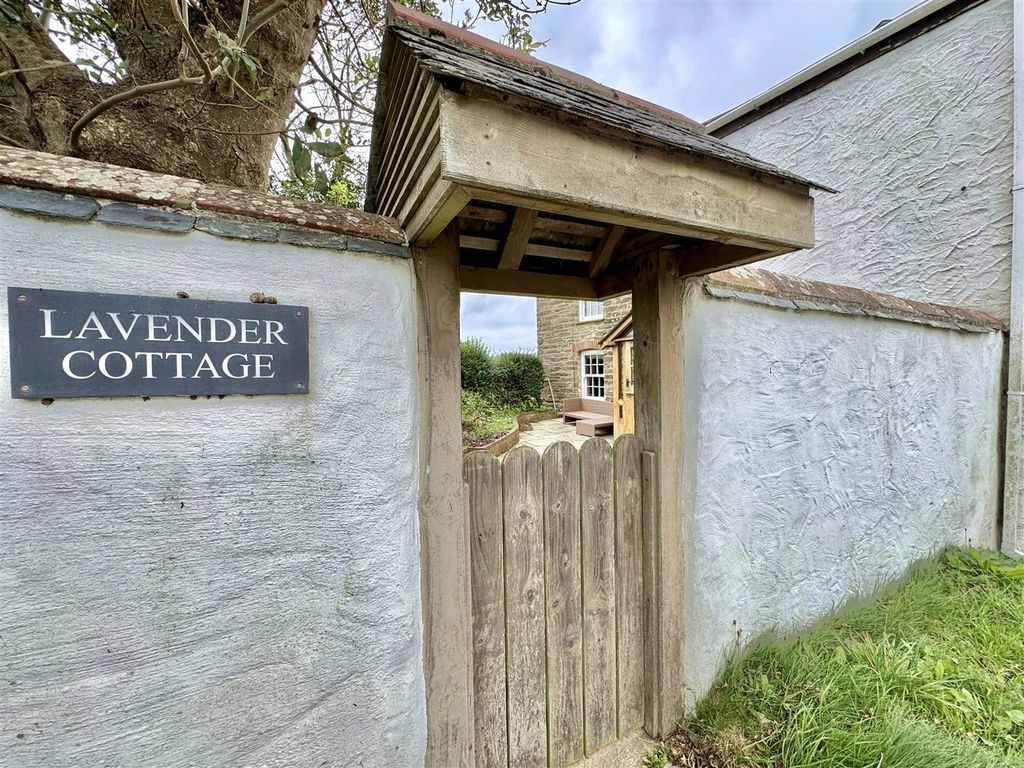 Property photo 3 of 24 Walled Gardens