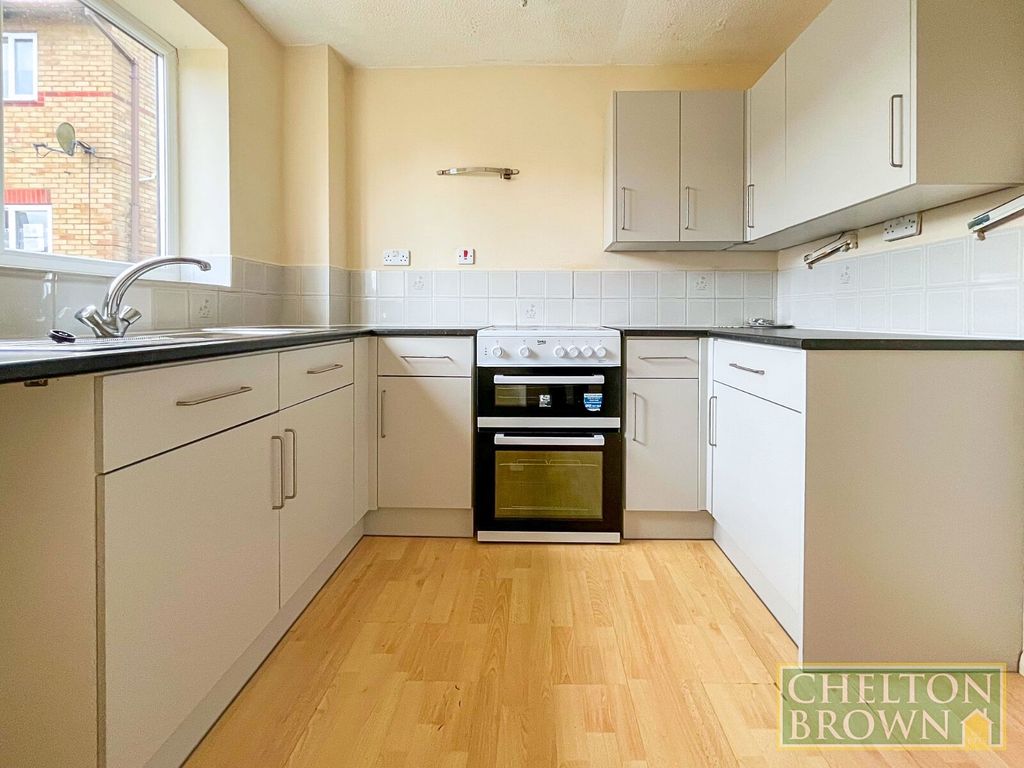 Property photo 2 of 12 Picture No. 37