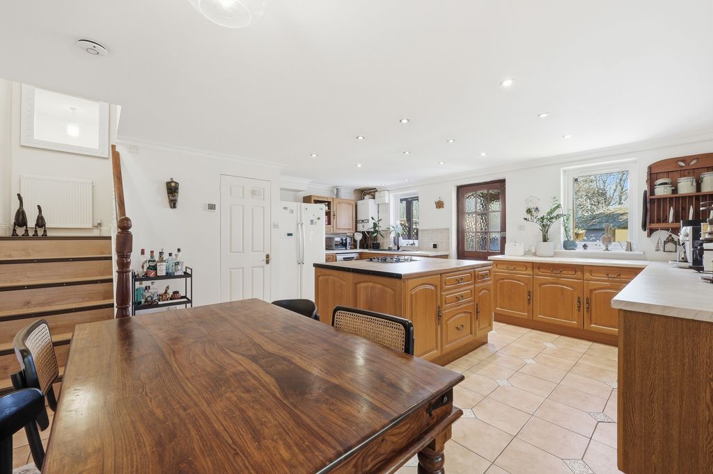 Property photo 2 of 19 Photo 2