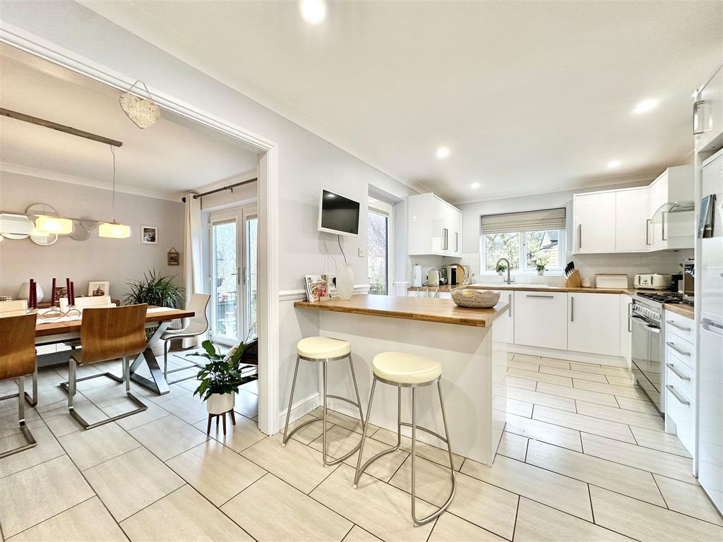 Property photo 3 of 23